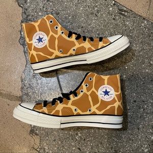 Giraffe print converse high tops Rare limited edition